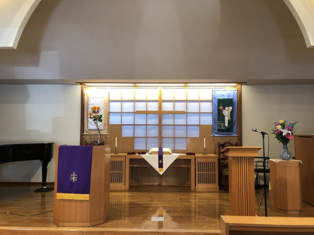 礼拝堂正面引き